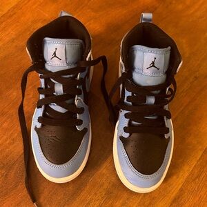 Kids Jordan 1 Mid Sneakers